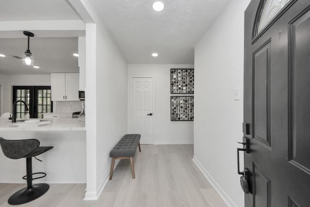 9610 Westview Drive, Houston, TX 77055