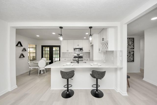 9610 Westview Drive, Houston, TX 77055