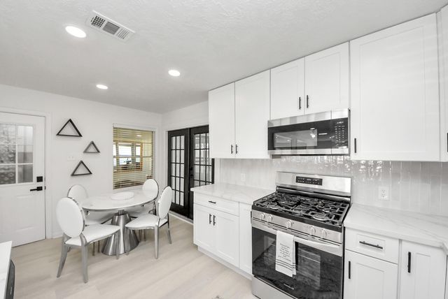 9610 Westview Drive, Houston, TX 77055