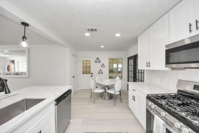 9610 Westview Drive, Houston, TX 77055