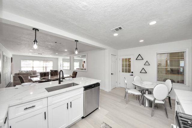 9610 Westview Drive, Houston, TX 77055