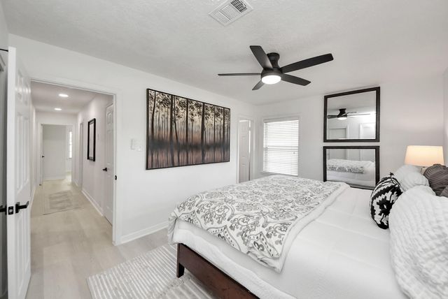 9610 Westview Drive, Houston, TX 77055