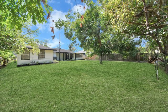 9610 Westview Drive, Houston, TX 77055