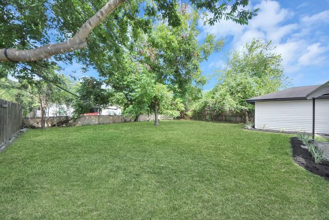 9610 Westview Drive, Houston, TX 77055