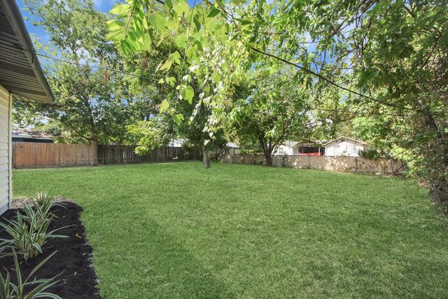 9610 Westview Drive, Houston, TX 77055