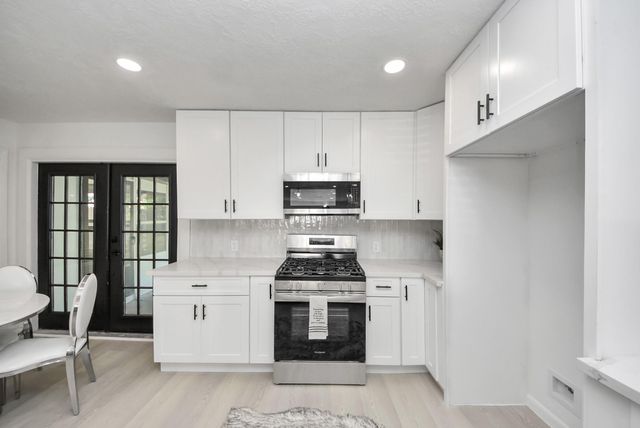 9610 Westview Drive, Houston, TX 77055