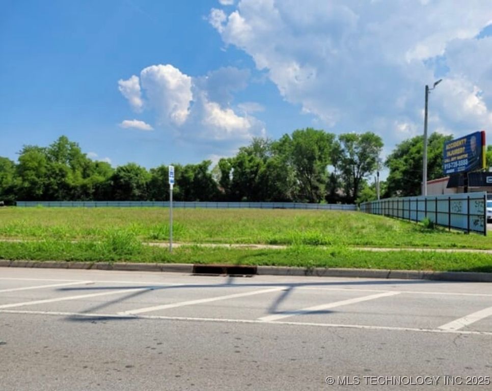 E 11th Street S, Tulsa, OK 74128