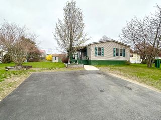 18 Sandpiper Path, North Hampton, NH 03862