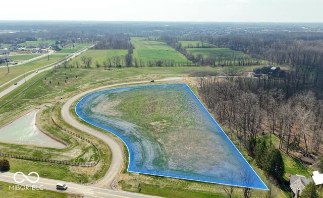 4852 Homestead Court, Zionsville, IN 46077