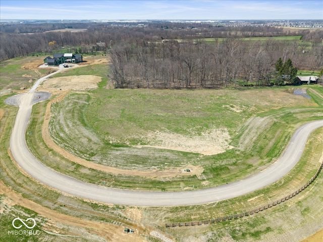 4852 Homestead Court, Zionsville, IN 46077