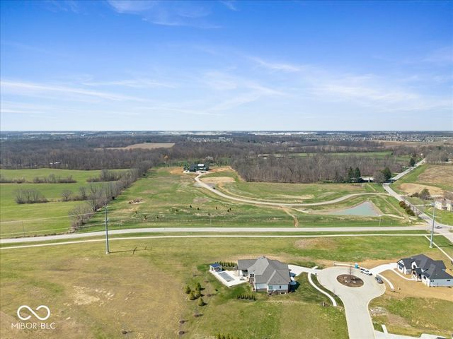 4852 Homestead Court, Zionsville, IN 46077