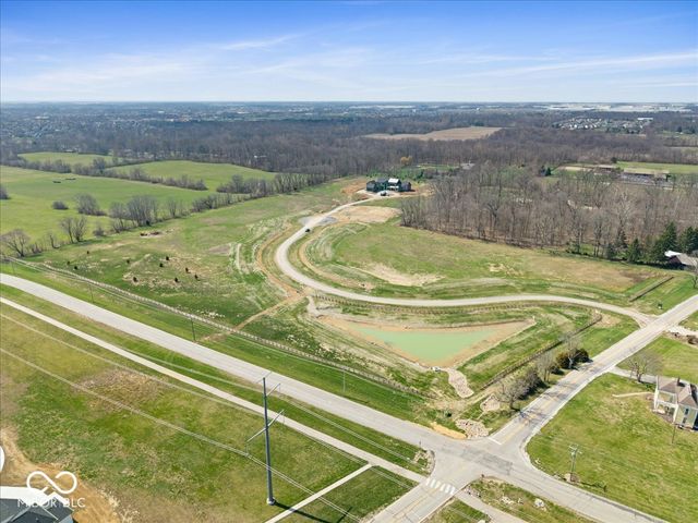 4852 Homestead Court, Zionsville, IN 46077