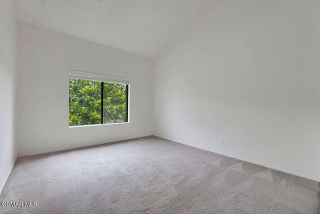 751 Birchpark Circle 204, Thousand Oaks, CA 91360