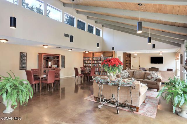 751 Birchpark Circle 204, Thousand Oaks, CA 91360