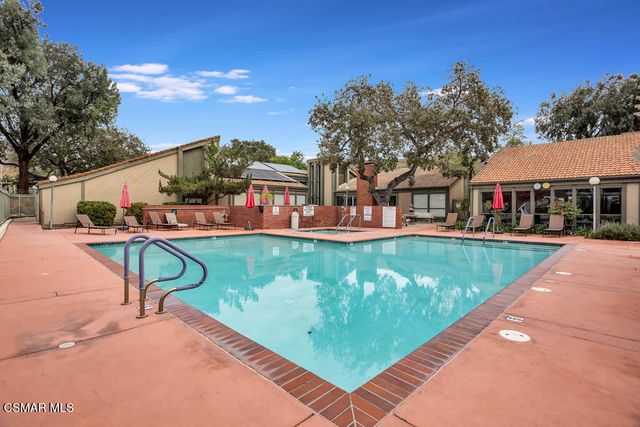 751 Birchpark Circle 204, Thousand Oaks, CA 91360