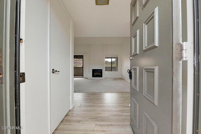 751 Birchpark Circle 204, Thousand Oaks, CA 91360