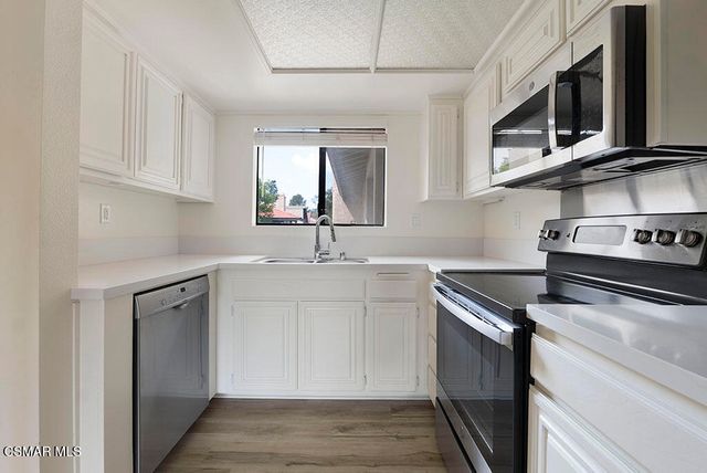 751 Birchpark Circle 204, Thousand Oaks, CA 91360