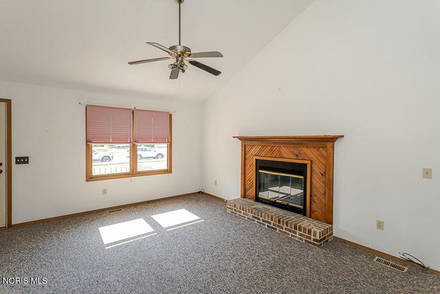 2218 Longport Drive, Maumee, OH 43537