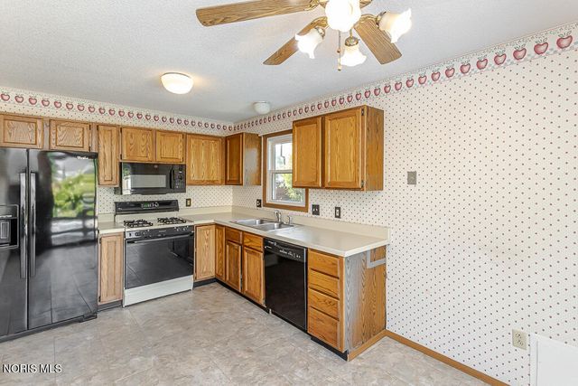 2218 Longport Drive, Maumee, OH 43537