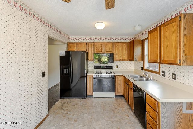 2218 Longport Drive, Maumee, OH 43537