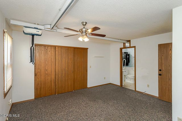 2218 Longport Drive, Maumee, OH 43537