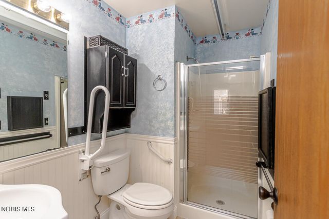 2218 Longport Drive, Maumee, OH 43537
