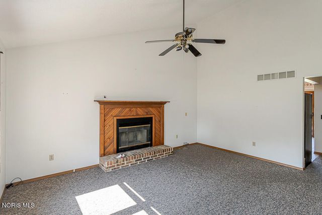 2218 Longport Drive, Maumee, OH 43537