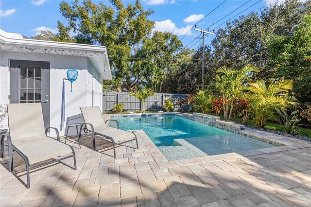 3122 REGATTA CIRCLE, Sarasota, FL 34231