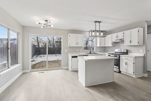 145 W Honeysuckle Drive, Round Lake Beach, IL 60073