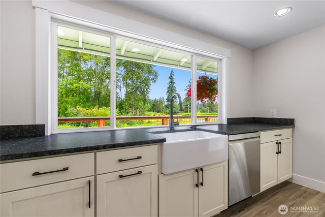 8360 Valley View Road, Custer, WA 98240