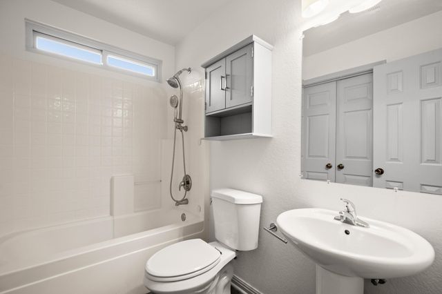 157 Meadowlark CIR, Georgetown, TX 78626