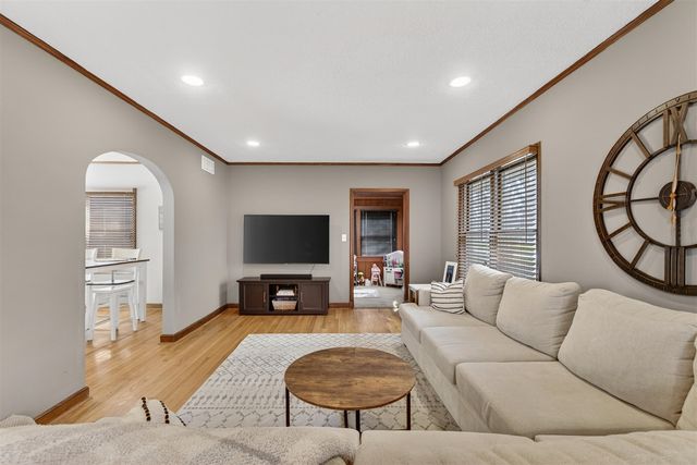 221 N Higby Street, Jackson, MI 49202