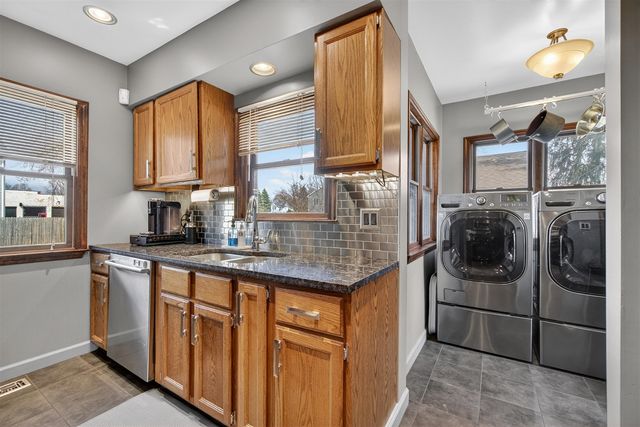 221 N Higby Street, Jackson, MI 49202