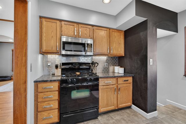 221 N Higby Street, Jackson, MI 49202