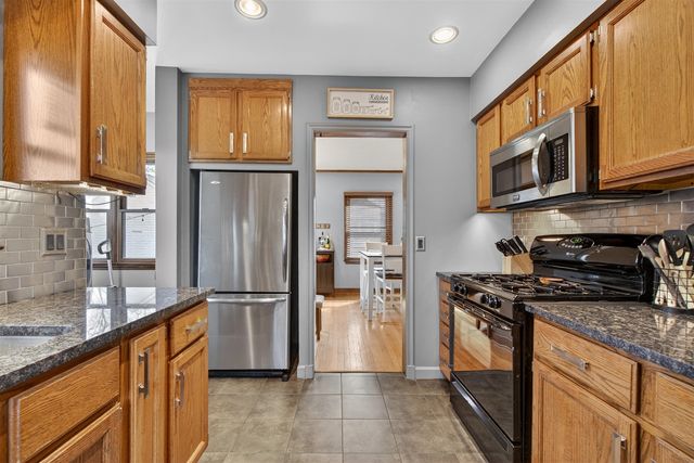 221 N Higby Street, Jackson, MI 49202