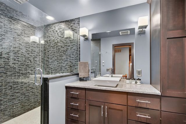 221 N Higby Street, Jackson, MI 49202