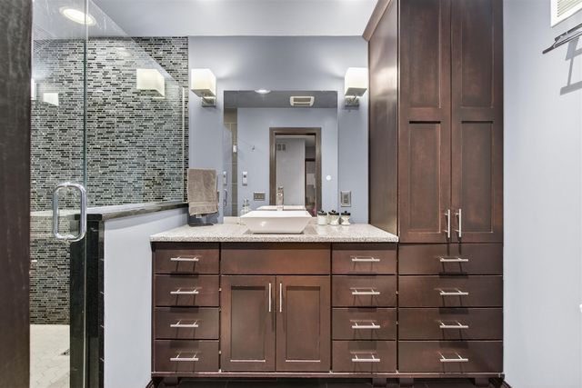 221 N Higby Street, Jackson, MI 49202