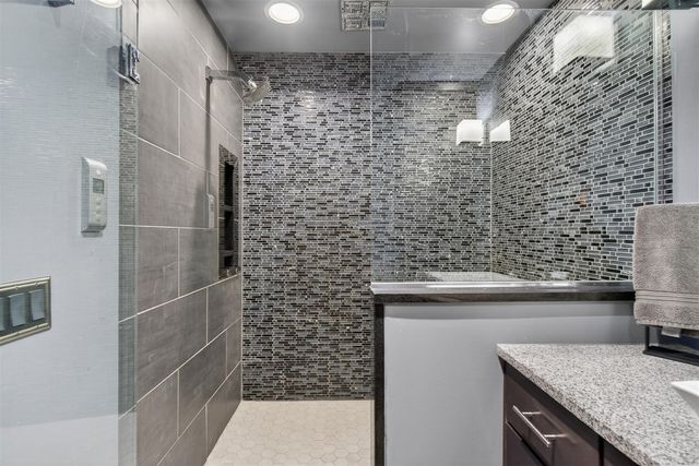 221 N Higby Street, Jackson, MI 49202