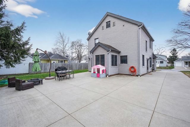 221 N Higby Street, Jackson, MI 49202