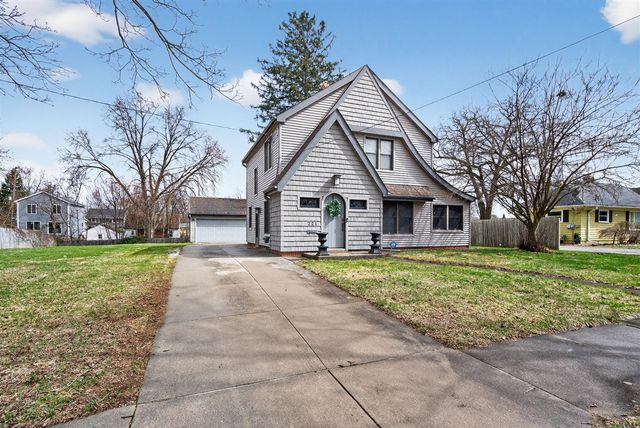 221 N Higby Street, Jackson, MI 49202