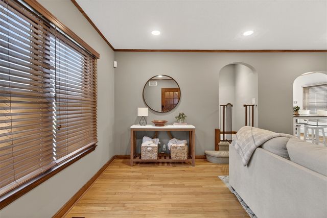 221 N Higby Street, Jackson, MI 49202