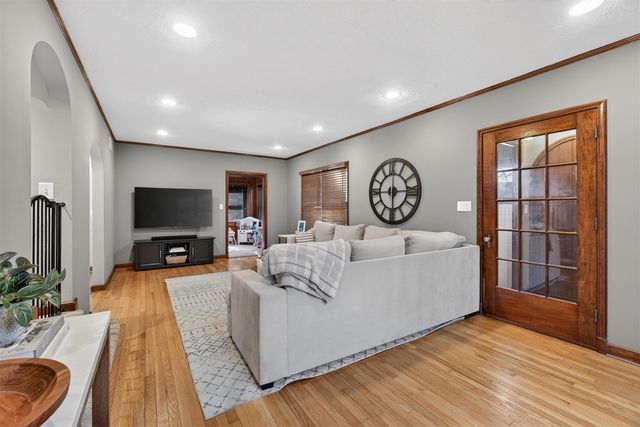 221 N Higby Street, Jackson, MI 49202