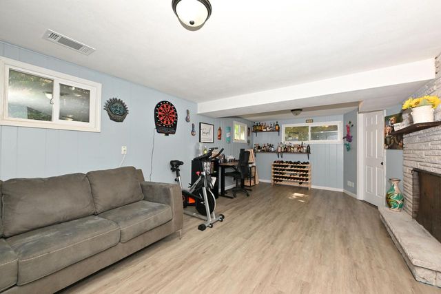 924 Montclair DRIVE, Racine, WI 53402