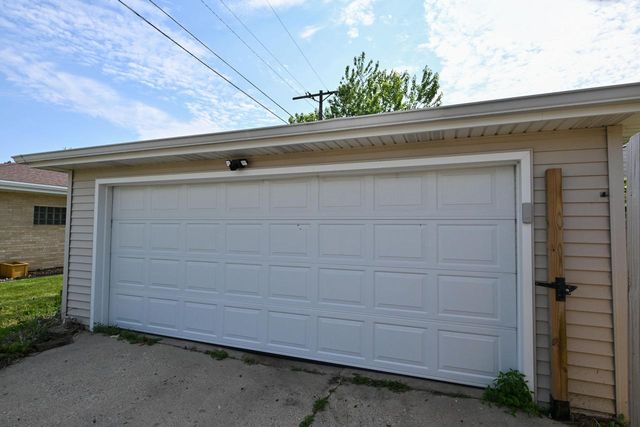 924 Montclair DRIVE, Racine, WI 53402