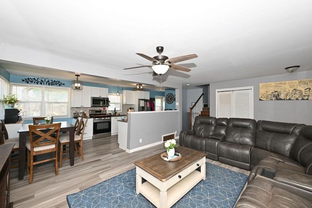 924 Montclair DRIVE, Racine, WI 53402