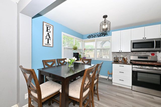 924 Montclair DRIVE, Racine, WI 53402