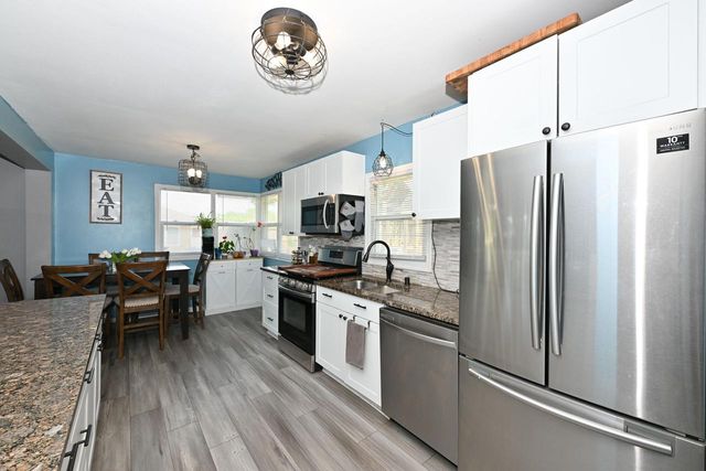 924 Montclair DRIVE, Racine, WI 53402