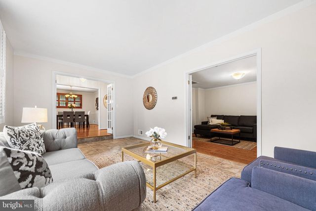 10305 COLLINGHAM DR, Fairfax, VA 22032