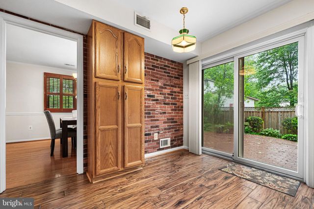 10305 COLLINGHAM DR, Fairfax, VA 22032