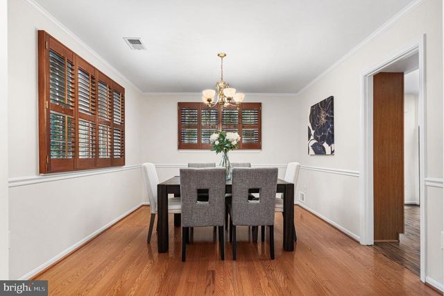 10305 COLLINGHAM DR, Fairfax, VA 22032